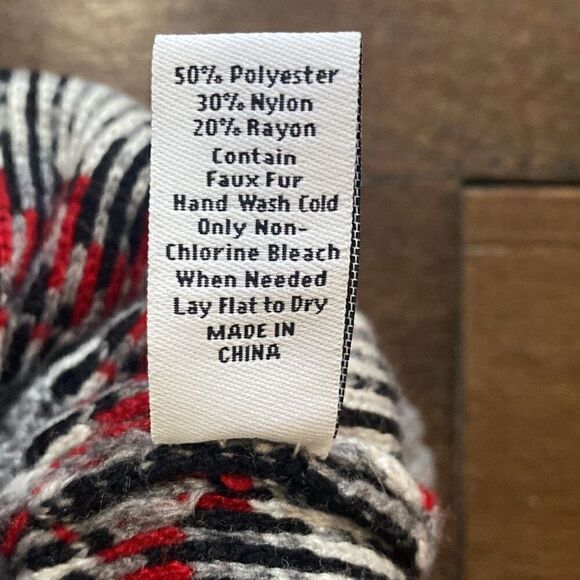 Vera Bradley beanie toboggan pom Pom red gray black winter - Picture 7 of 7